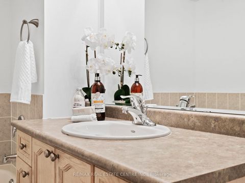 Photo 27 at 27 Martell Gate, Bayview Northeast, Aurora