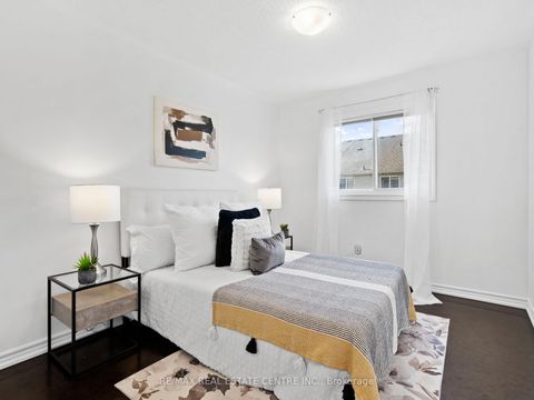 Photo 30 at 27 Martell Gate, Bayview Northeast, Aurora