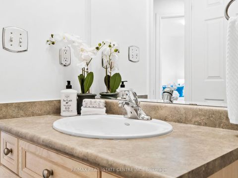 Photo 36 at 27 Martell Gate, Bayview Northeast, Aurora