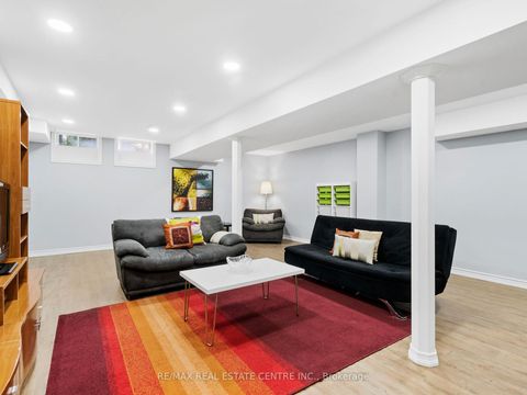 Photo 39 at 27 Martell Gate, Bayview Northeast, Aurora