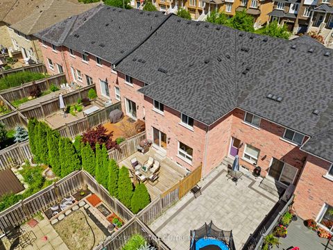 Photo 47 at 27 Martell Gate, Bayview Northeast, Aurora