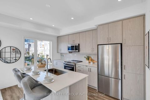 Photo 6 at 268 - 150 Honeycrisp Crescent, Vaughan Corporate Centre, Vaughan