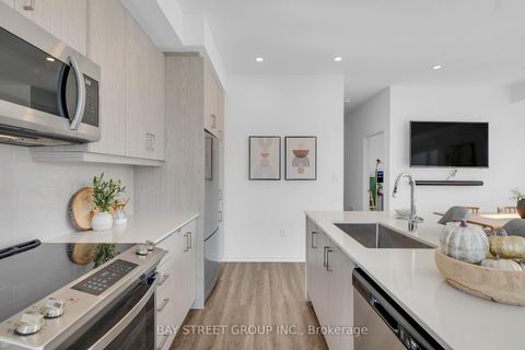 Photo 7 at 268 - 150 Honeycrisp Crescent, Vaughan Corporate Centre, Vaughan