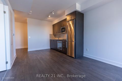 Photo 4 at 2413 - 2550 Simcoe Street N, Windfields, Oshawa