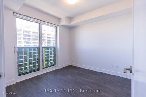 Photo 7 at 2413 - 2550 Simcoe Street N, Windfields, Oshawa