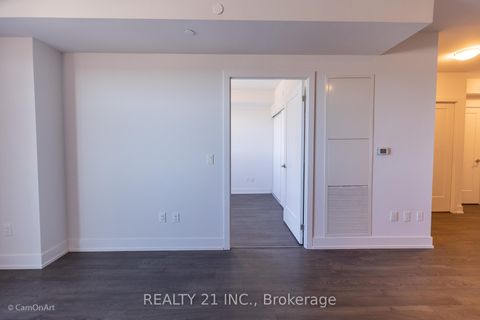 Photo 11 at 2413 - 2550 Simcoe Street N, Windfields, Oshawa