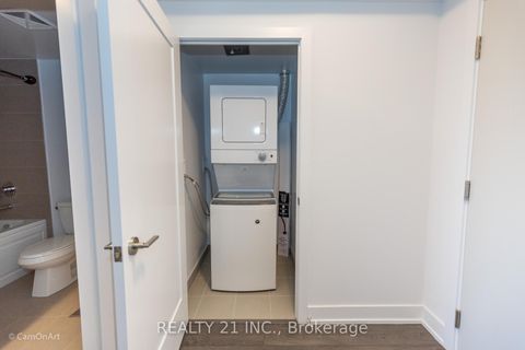 Photo 17 at 2413 - 2550 Simcoe Street N, Windfields, Oshawa