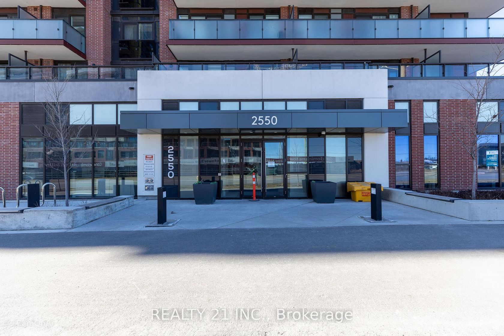 2413 - 2550 Simcoe Street N, Windfields, Oshawa 