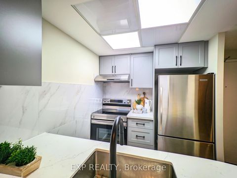 Photo 3 at 1704 - 7 Bishop Avenue, Newtonbrook East, Toronto