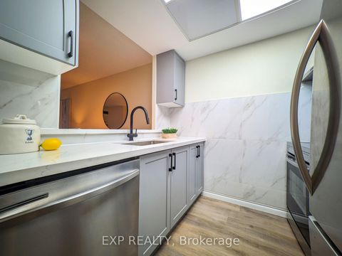 Photo 4 at 1704 - 7 Bishop Avenue, Newtonbrook East, Toronto