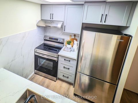 Photo 6 at 1704 - 7 Bishop Avenue, Newtonbrook East, Toronto