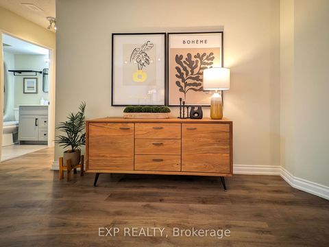 Photo 16 at 1704 - 7 Bishop Avenue, Newtonbrook East, Toronto