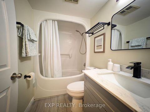 Photo 18 at 1704 - 7 Bishop Avenue, Newtonbrook East, Toronto