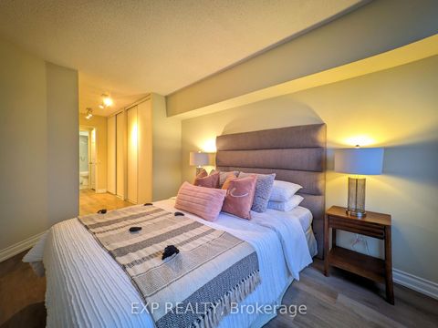 Photo 20 at 1704 - 7 Bishop Avenue, Newtonbrook East, Toronto