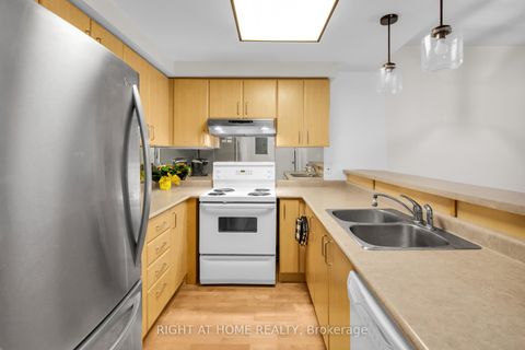 Photo 12 at Townhome 50 - 760 Lawrence Avenue W, Glen Park, Toronto