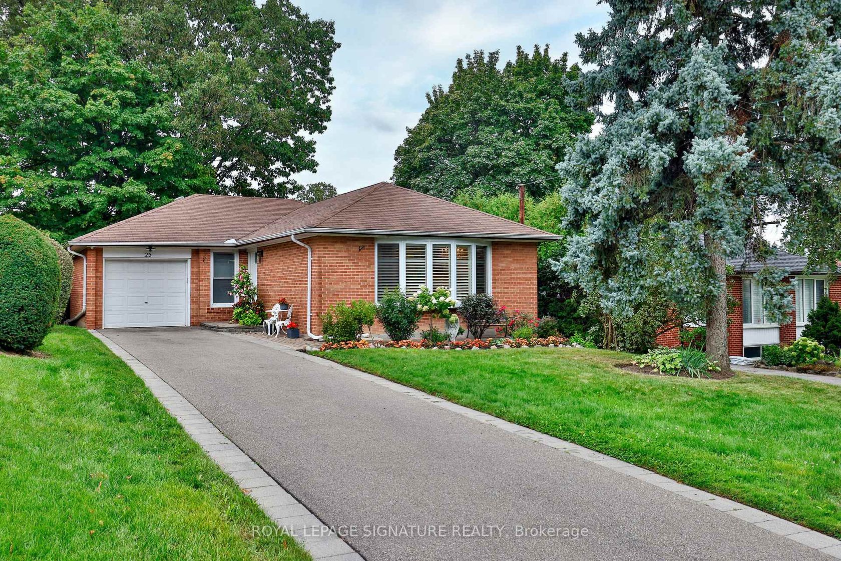 25 Fenelon Drive, Donalda, Toronto 