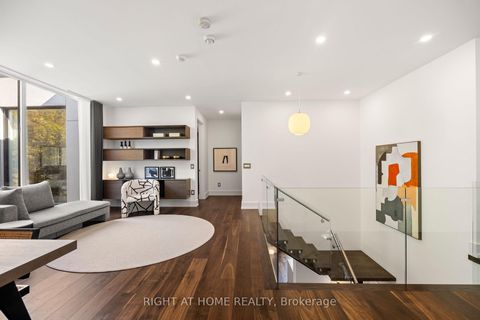 Photo 17 at 15 Fairmeadow Avenue, Windfields, Toronto