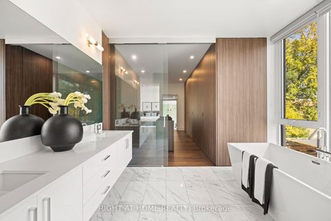 Photo 22 at 15 Fairmeadow Avenue, Windfields, Toronto