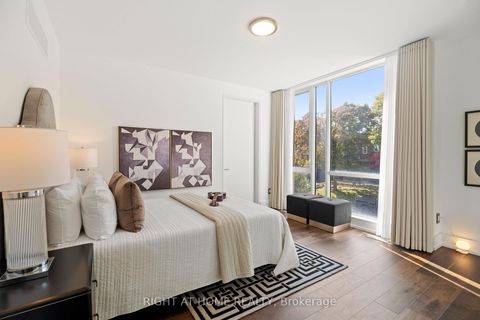 Photo 25 at 15 Fairmeadow Avenue, Windfields, Toronto