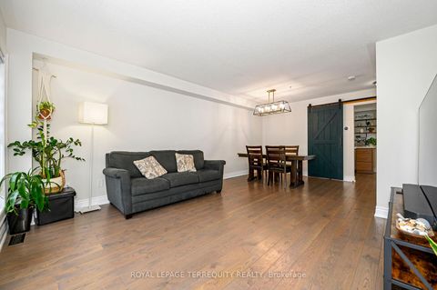 Photo 1 at 82 Timberwolf Crescent, Vellore Village, Vaughan
