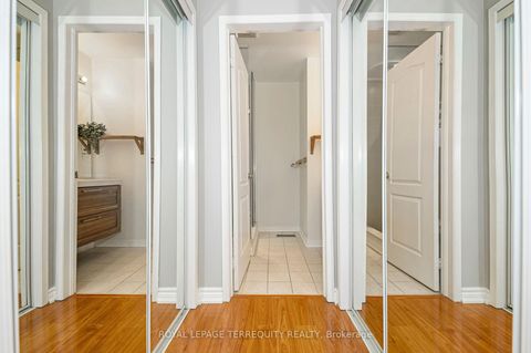 Photo 9 at 82 Timberwolf Crescent, Vellore Village, Vaughan