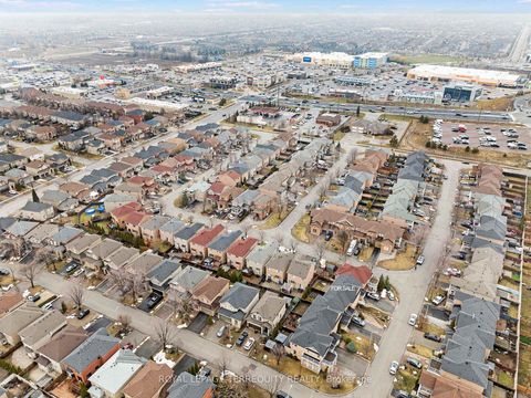 Photo 23 at 82 Timberwolf Crescent, Vellore Village, Vaughan