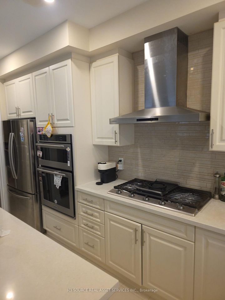 Photo 9 at 14 Boundary Creek Path, Bram West, Brampton