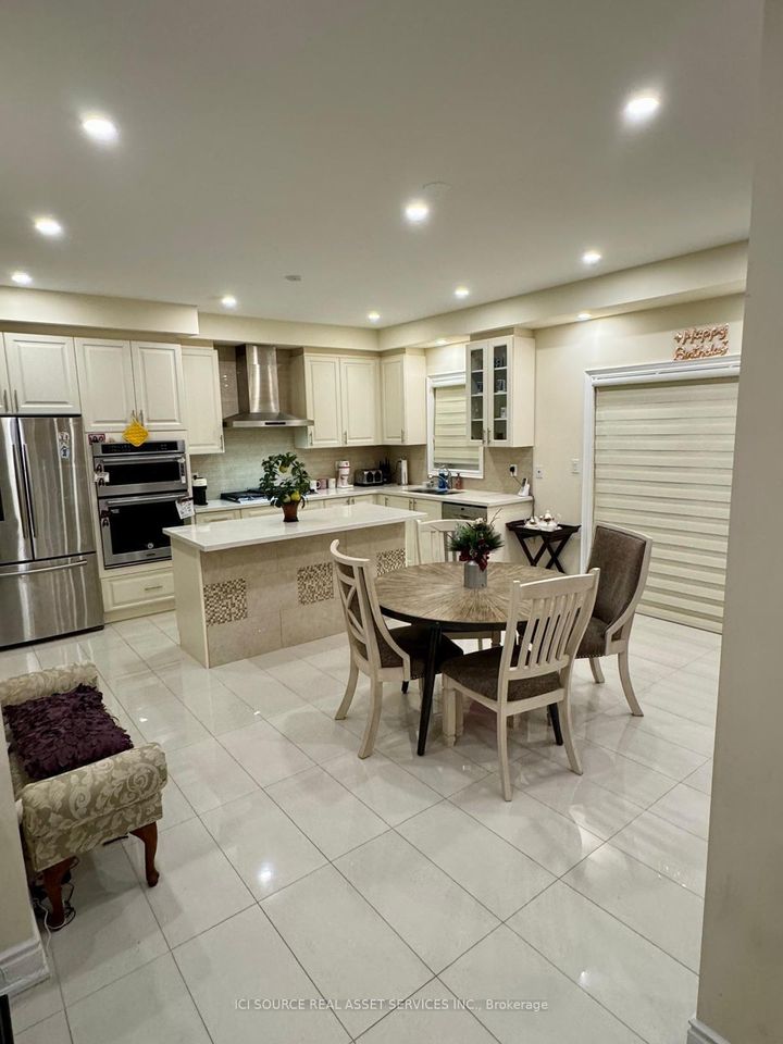 Photo 10 at 14 Boundary Creek Path, Bram West, Brampton