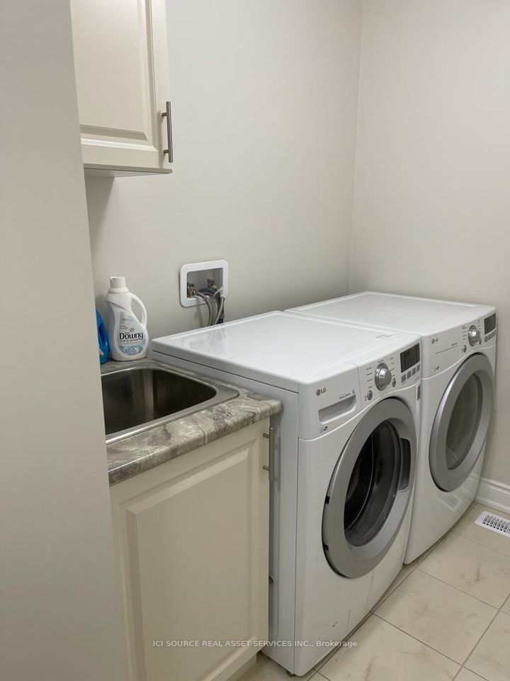 Photo 15 at 14 Boundary Creek Path, Bram West, Brampton