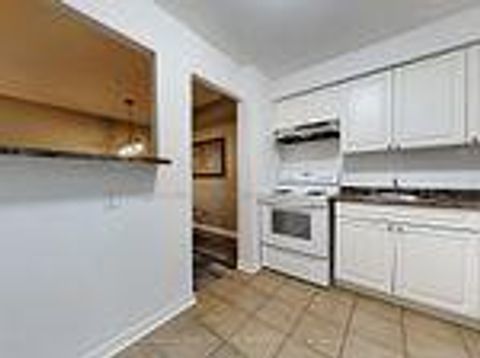 Photo 8 at 195 - 195 Milestone Crescent, Aurora Village, Aurora