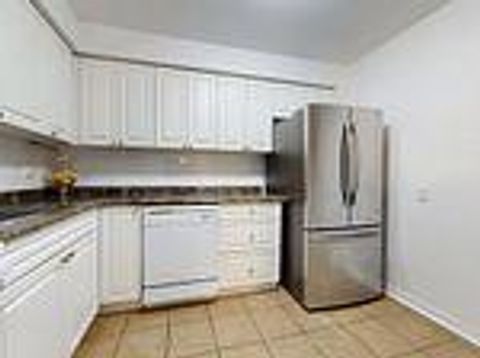 Photo 9 at 195 - 195 Milestone Crescent, Aurora Village, Aurora