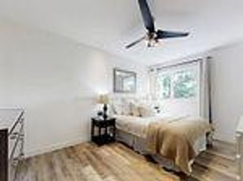 Photo 11 at 195 - 195 Milestone Crescent, Aurora Village, Aurora