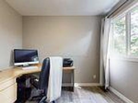 Photo 13 at 195 - 195 Milestone Crescent, Aurora Village, Aurora