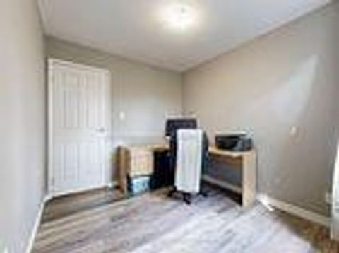 Photo 14 at 195 - 195 Milestone Crescent, Aurora Village, Aurora