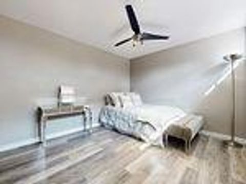 Photo 15 at 195 - 195 Milestone Crescent, Aurora Village, Aurora