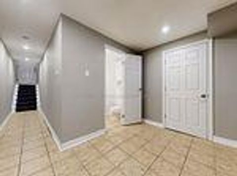 Photo 21 at 195 - 195 Milestone Crescent, Aurora Village, Aurora