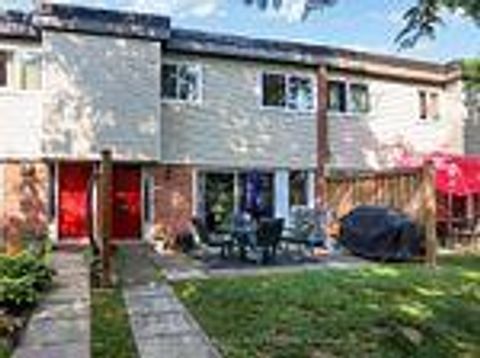 Photo 24 at 195 - 195 Milestone Crescent, Aurora Village, Aurora