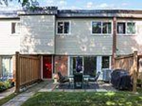 Photo 25 at 195 - 195 Milestone Crescent, Aurora Village, Aurora