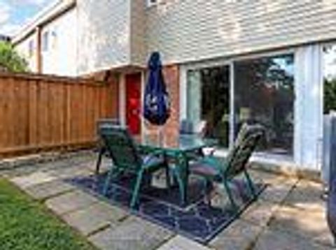 Photo 27 at 195 - 195 Milestone Crescent, Aurora Village, Aurora