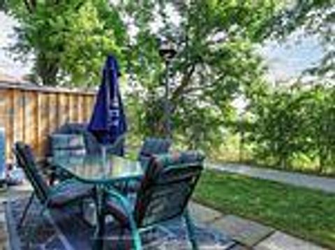 Photo 29 at 195 - 195 Milestone Crescent, Aurora Village, Aurora