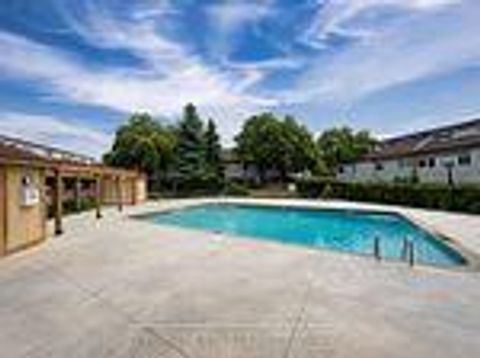 Photo 32 at 195 - 195 Milestone Crescent, Aurora Village, Aurora