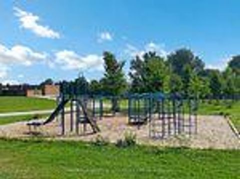 Photo 33 at 195 - 195 Milestone Crescent, Aurora Village, Aurora