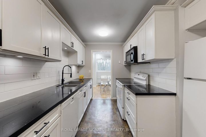 Photo 11 at 76 - 700 Harmony Road N, Pinecrest, Oshawa