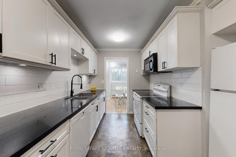 Photo 11 at 76 - 700 Harmony Road N, Pinecrest, Oshawa