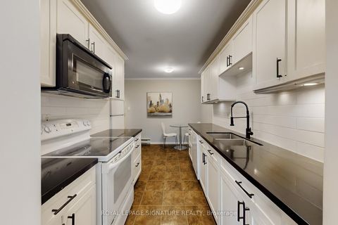 Photo 12 at 76 - 700 Harmony Road N, Pinecrest, Oshawa