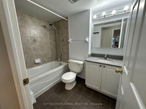 Photo 12 at 911 - 185 Oneida Crescent, Langstaff, Richmond Hill