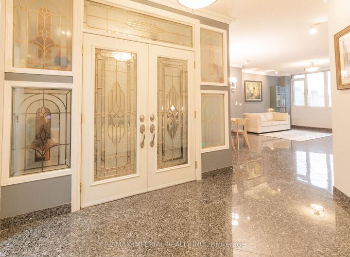 Photo 2 at 913 - 555 Yonge Street, Yonge Corridor, Toronto