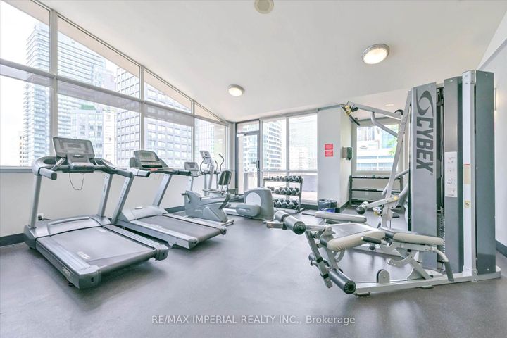 Photo 24 at 913 - 555 Yonge Street, Yonge Corridor, Toronto