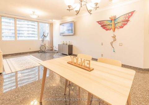 Photo 6 at 913 - 555 Yonge Street, Yonge Corridor, Toronto