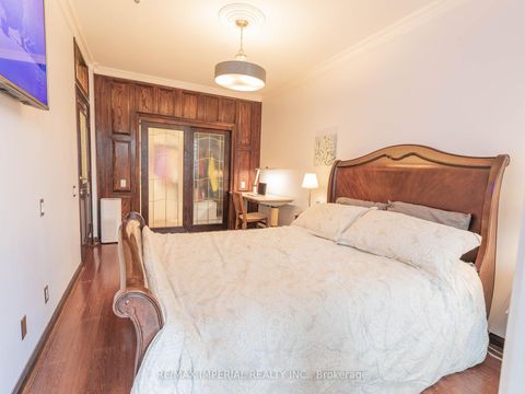 Photo 13 at 913 - 555 Yonge Street, Yonge Corridor, Toronto